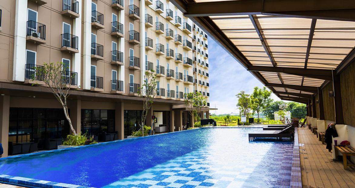 Azalea Suites Cikarang By Jayakarta Group Bekasi Luaran gambar